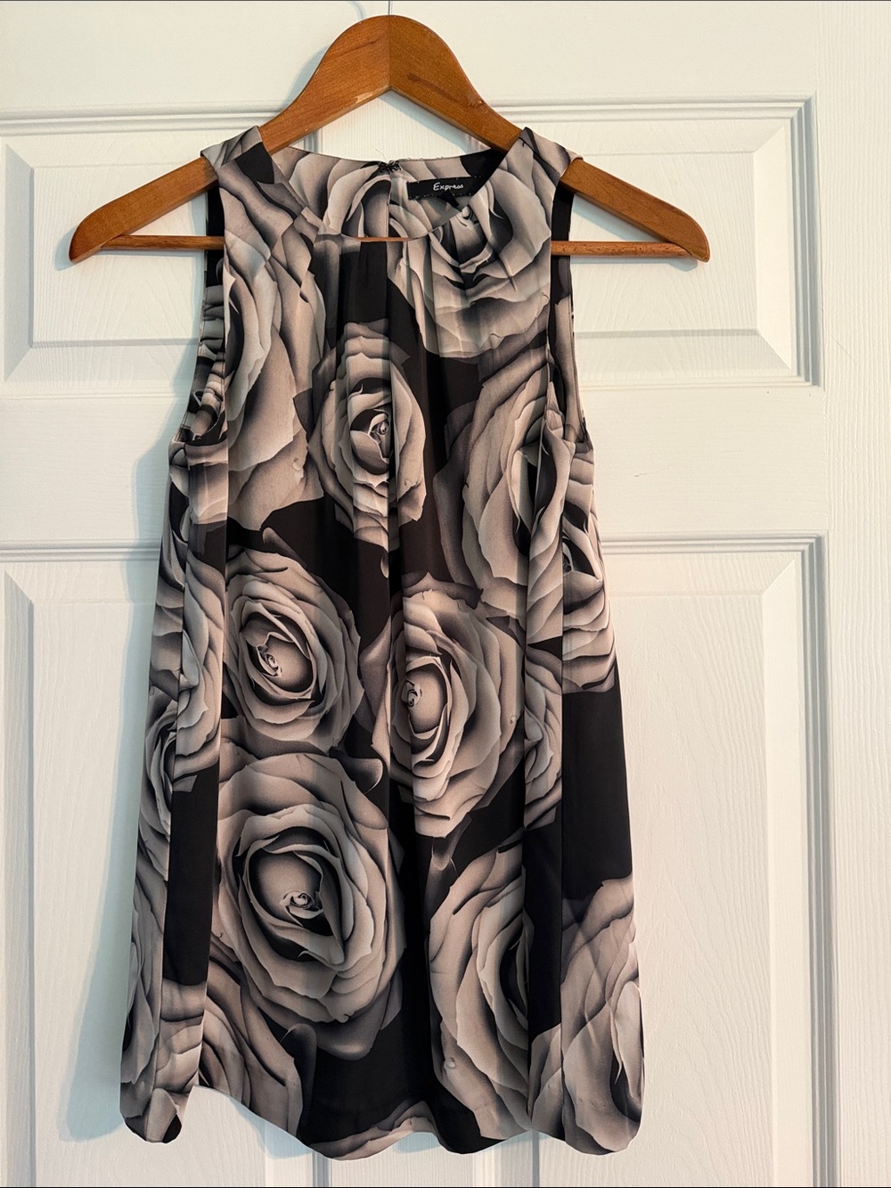 Express Black & Gray Rose Print Sleeveless Camisole